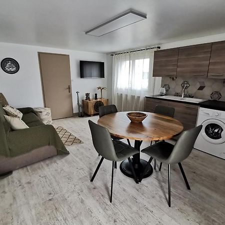 Gite - Chambres D'Hotes La Belle Helene Bressuire Zewnętrze zdjęcie