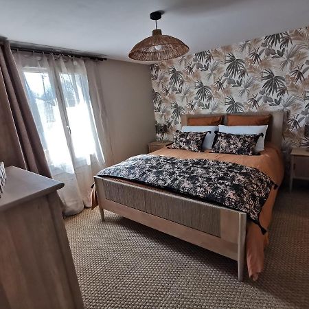 Gite - Chambres D'Hotes La Belle Helene Bressuire Zewnętrze zdjęcie