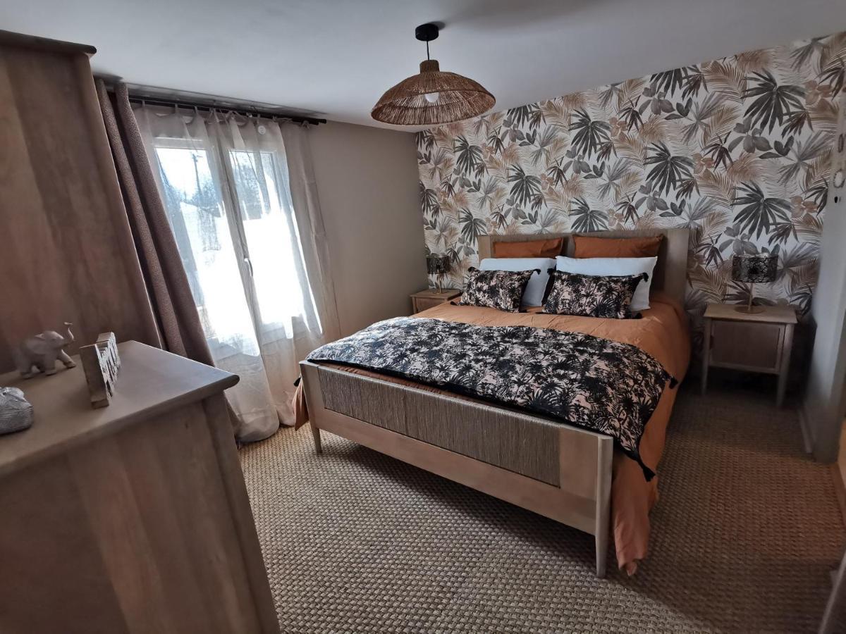 Gite - Chambres D'Hotes La Belle Helene Bressuire Zewnętrze zdjęcie