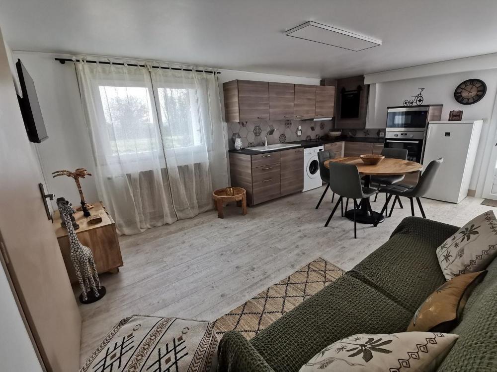 Gite - Chambres D'Hotes La Belle Helene Bressuire Zewnętrze zdjęcie