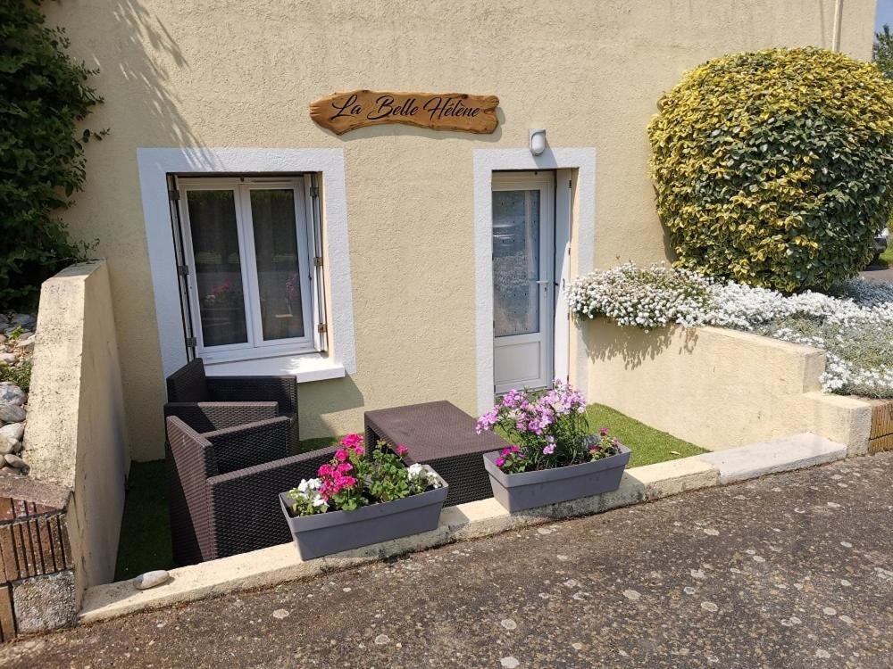 Gite - Chambres D'Hotes La Belle Helene Bressuire Zewnętrze zdjęcie